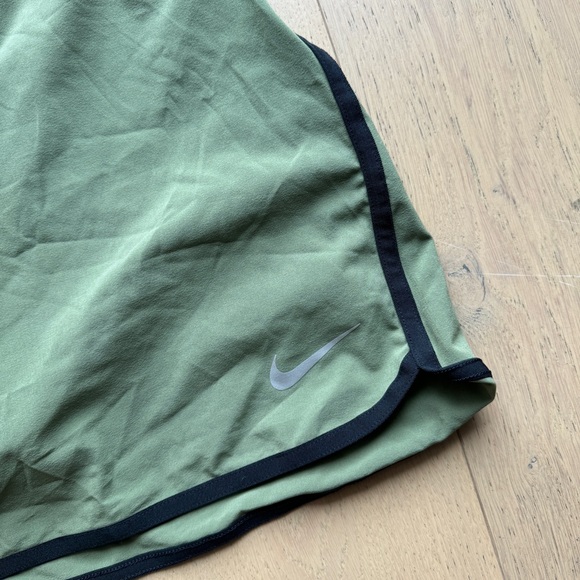 Nike Golf Dri-Fit Olive Green Skort - Picture 2 of 6
